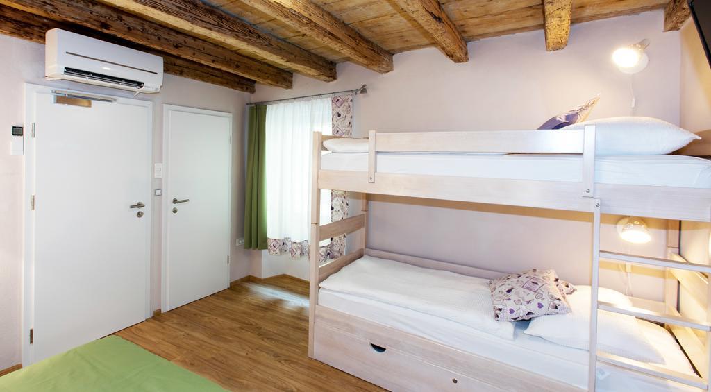 Guesthouse Centrum B&B Izola Zewnętrze zdjęcie