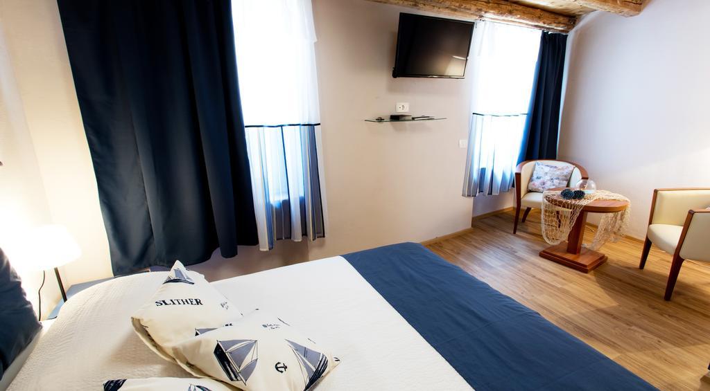 Guesthouse Centrum B&B Izola Zewnętrze zdjęcie