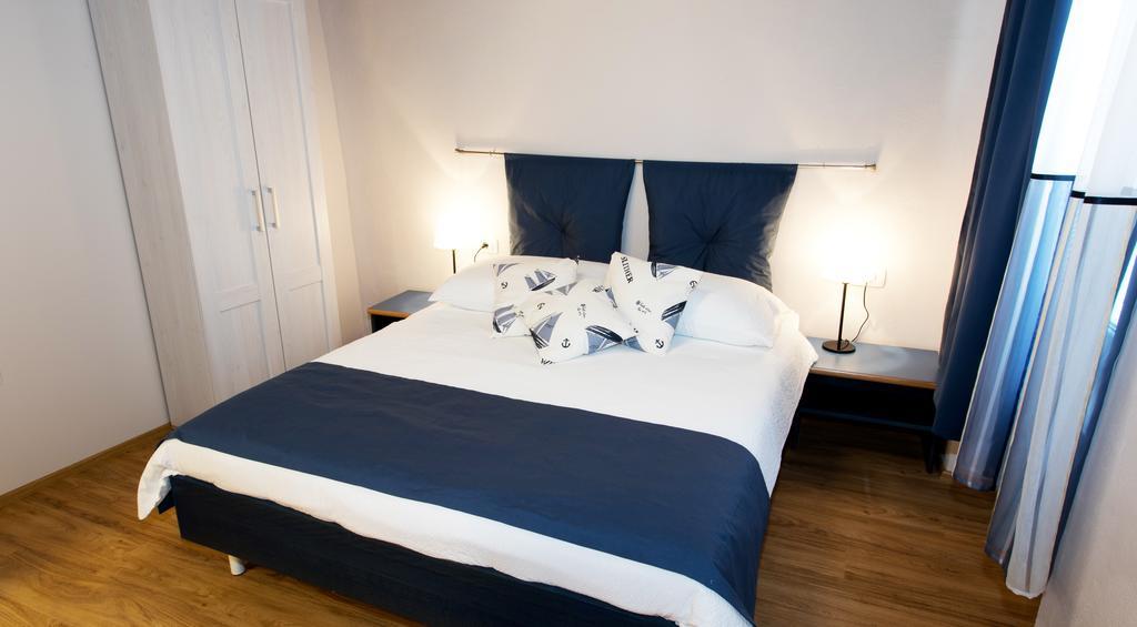 Guesthouse Centrum B&B Izola Zewnętrze zdjęcie